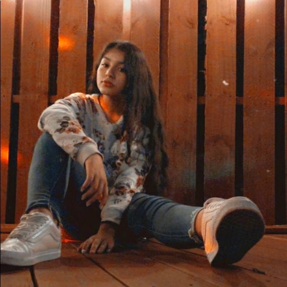 Meet your Posher, Paula - Picture 1 of 1